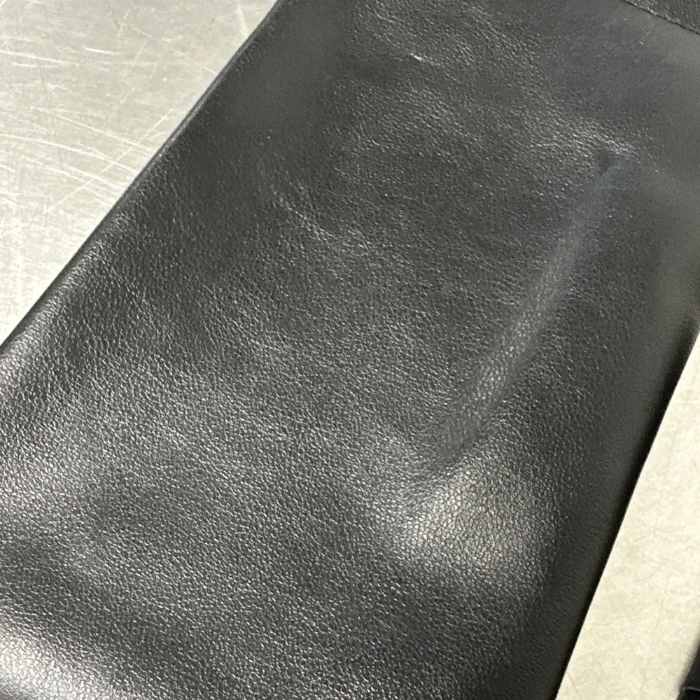 Quay Australia Sunglass Case Squeeze Pouch Cleaning Cloth Black Leather - Picture 5 of 9